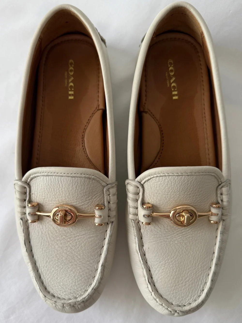 Coach Women's White Leather Loafers with Gold Turnlock Hardware Size 7